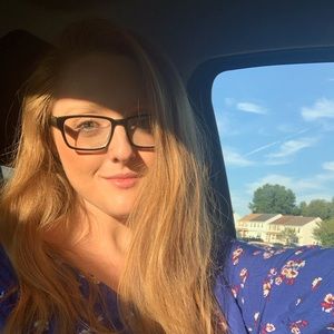 Meet your Posher, Adriana